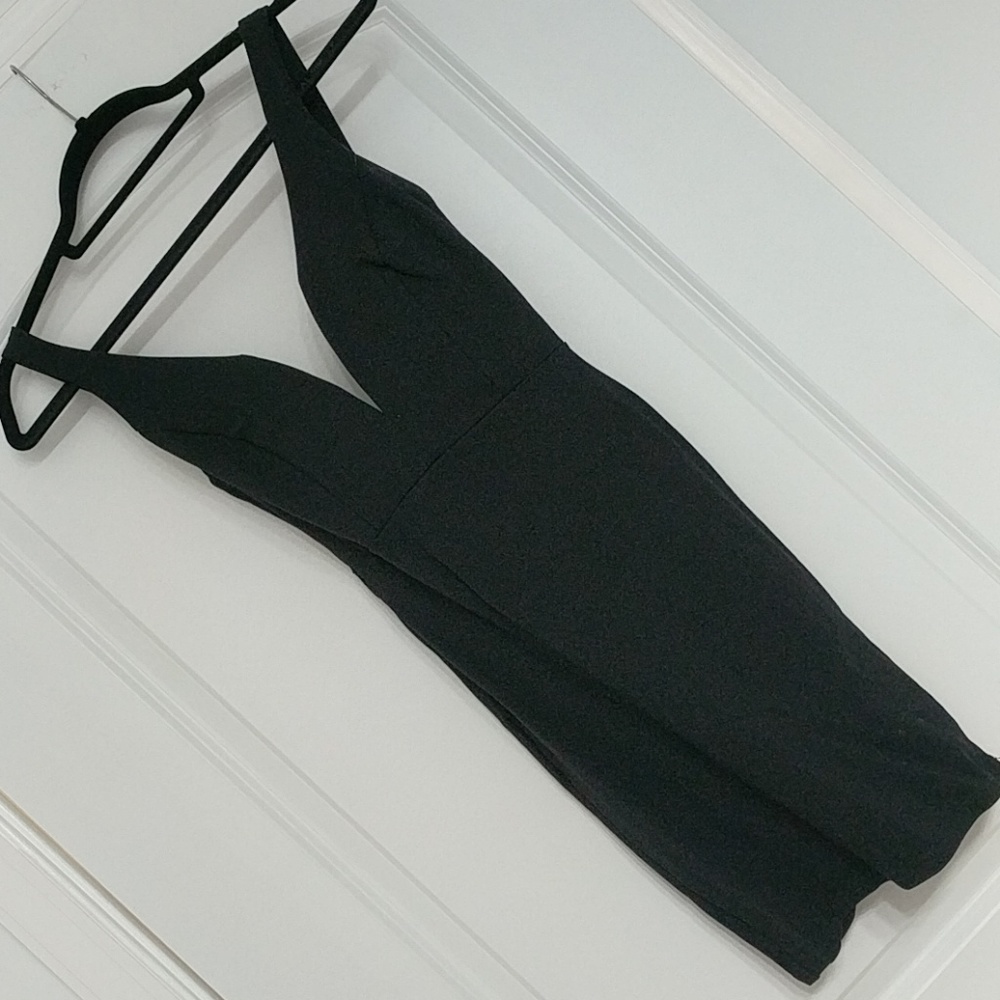 Lulus black plunge dress